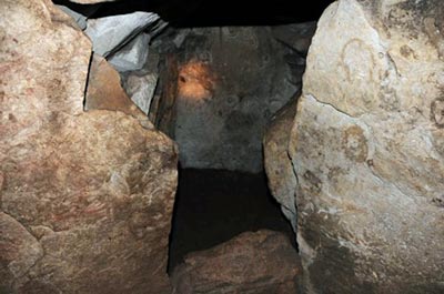 Chamber at Cairn T